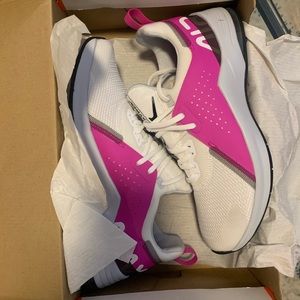 Women’s Nike Pink Air Max Bella TR 3
